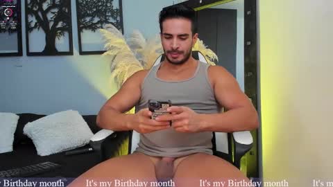 Snapshot of aron_bulgarelli_ chatting on February 2025 09:43:02 AM Aron online show from February 2025 09:43:02 AM