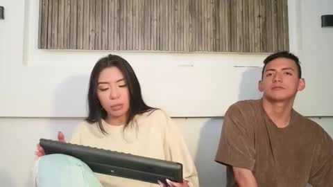 Snapshot of aron_gomez chatting on November 2025 03:27:01 AM aron online show from November 2025 03:27:01 AM