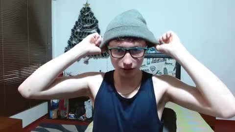 Snapshot of aron_miller18 chatting on January 2025 06:03:02 PM Aaron online show from January 2025 06:03:02 PM