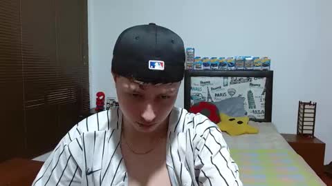 Snapshot of aron_miller18 chatting on January 2025 10:31:01 PM Aaron online show from January 2025 10:31:01 PM