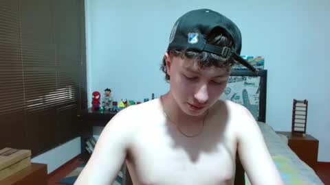 Snapshot of aron_miller18 chatting on February 2025 06:57:02 PM Aaron online show from February 2025 06:57:02 PM