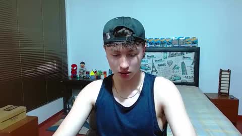 Snapshot of aron_miller18 chatting on February 2025 08:25:01 PM Aaron online show from February 2025 08:25:01 PM