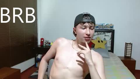 Snapshot of aron_miller18 chatting on February 2025 09:01:02 PM Aaron online show from February 2025 09:01:02 PM