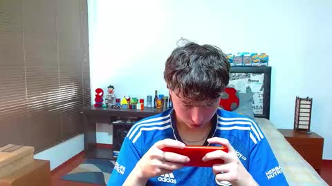 Snapshot of aron_miller18 chatting on March 2025 03:49:01 PM Aaron online show from March 2025 03:49:01 PM