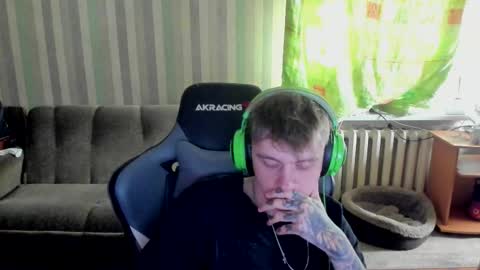 Snapshot of aron_neall chatting on October 2025 06:33:01 AM biggest penis online show from October 2025 06:33:01 AM