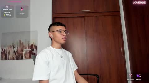 Snapshot of aron_pipeer chatting on September 2025 10:48:02 AM aron_pipeer online show from September 2025 10:48:02 AM