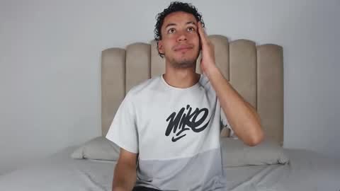 Snapshot of aroncooper1 chatting on November 2025 03:34:01 AM aron cooper online show from November 2025 03:34:01 AM