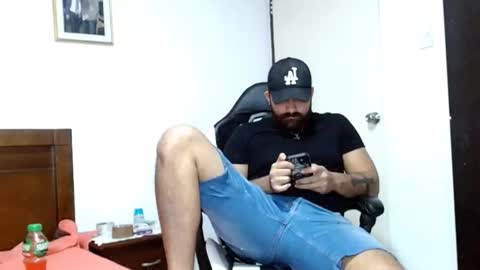 Snapshot of aronmiller404 chatting on October 2025 05:13:02 PM aronmiller online show from October 2025 05:13:02 PM