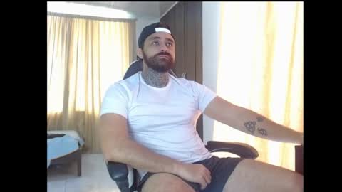 Snapshot of aronmiller404 chatting on November 2025 01:55:01 PM aronmiller online show from November 2025 01:55:01 PM