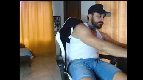 Snapshot of aronmiller404 chatting on November 2025 09:59:01 PM aronmiller online show from November 2025 09:59:01 PM