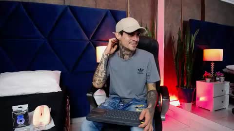 Snapshot of aronmuller_ chatting on September 2025 04:58:02 AM aronmuller_ online show from September 2025 04:58:02 AM