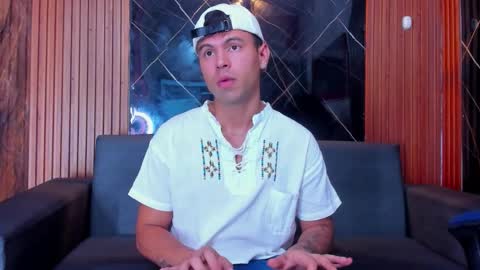 Snapshot of aroon_sexx21 chatting on November 2025 07:59:02 PM Aroon online show from November 2025 07:59:02 PM