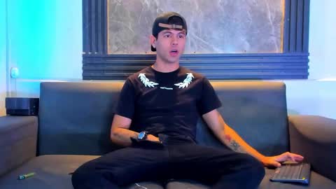 Snapshot of aroon_sexx21 chatting on December 2025 11:48:01 AM Aroon online show from December 2025 11:48:01 AM