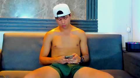 Snapshot of aroon_sexx21 chatting on December 2025 09:08:02 PM Aroon online show from December 2025 09:08:02 PM