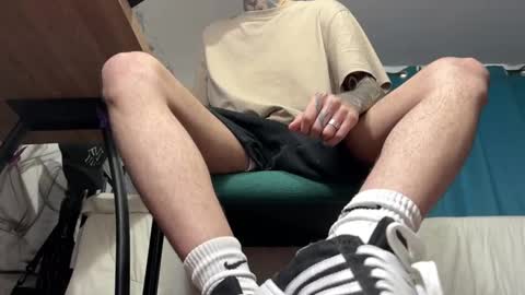 Snapshot of arteemiis chatting on December 2024 11:40:01 AM online show from December 2024 11:40:01 AM