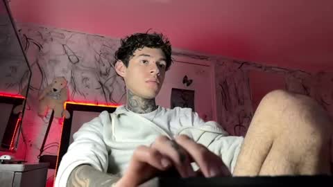 Snapshot of arteemiis chatting on February 2025 09:25:01 PM online show from February 2025 09:25:01 PM