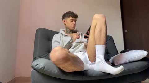 Snapshot of arteemiis chatting on March 2025 08:16:02 PM online show from March 2025 08:16:02 PM