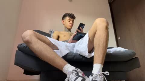 Snapshot of arteemiis chatting on March 2025 09:51:02 PM online show from March 2025 09:51:02 PM