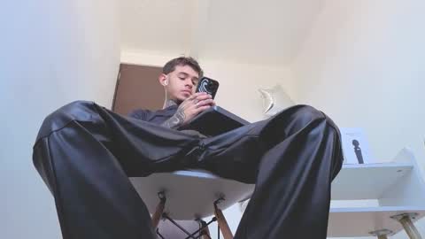 Snapshot of arteemiis chatting on September 2025 10:22:02 PM online show from September 2025 10:22:02 PM