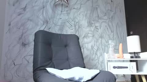 Snapshot of arteemiis chatting on September 2025 12:21:02 PM online show from September 2025 12:21:02 PM