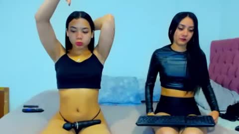 Snapshot of artemisxvenuss chatting on November 2025 12:04:02 PM Artemisxvenuss online show from November 2025 12:04:02 PM