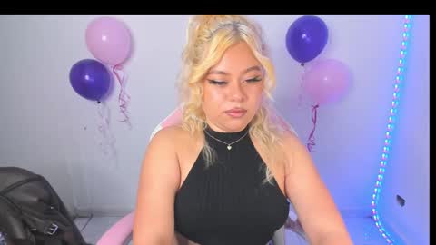 Snapshot of arthemiss033 chatting on October 2025 07:42:02 PM Val online show from October 2025 07:42:02 PM