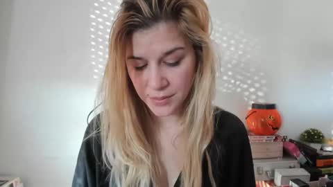 MIA online show from February 2025 01:41:02 PM