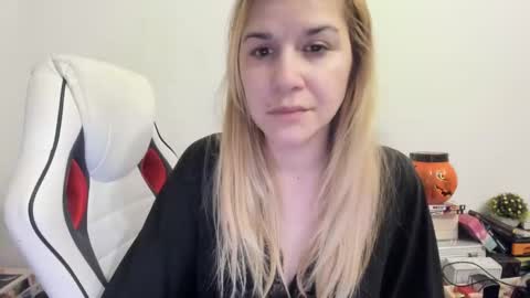 MIA online show from February 2025 07:00:01 PM