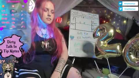 ArtsyHeartsyy online show from October 2025 02:55:02 AM