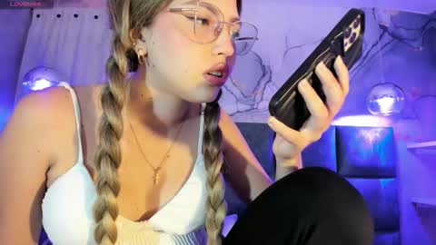 Snapshot of ary1_ chatting on October 2025 03:47:02 AM Ary online show from October 2025 03:47:02 AM