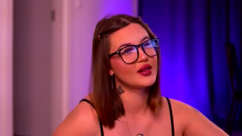 Snapshot of aryadeluna chatting on October 2025 07:29:02 PM Lunaa online show from October 2025 07:29:02 PM