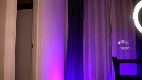 Snapshot of aryadeluna chatting on November 2025 06:51:01 PM Lunaa online show from November 2025 06:51:01 PM