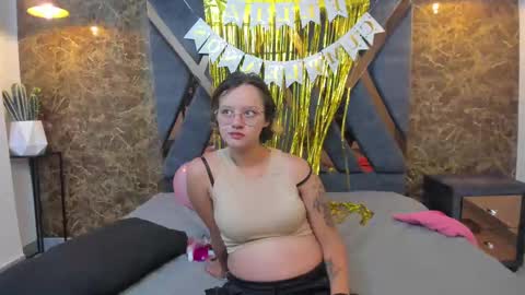 AsamiHattori  online show from October 2025 11:31:01 AM