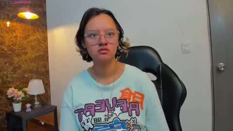 AsamiHattori  online show from November 2025 11:21:01 AM