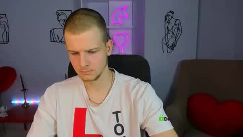 ash_raven_ online show from September 2025 12:40:01 PM