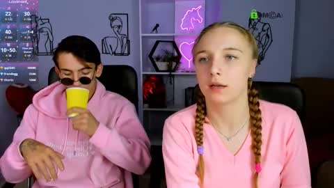 ash_raven_ online show from October 2025 07:20:02 PM