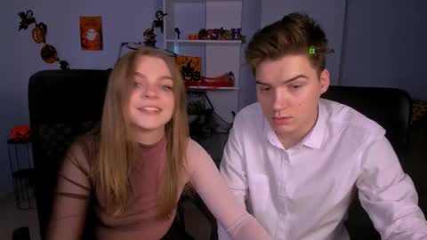 ash_raven_ online show from October 2025 08:13:02 PM