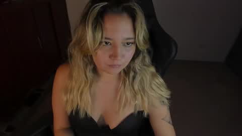 ash_smith1 online show from January 2025 10:46:02 PM