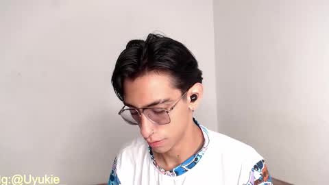 Ash online show from October 2025 02:02:05 AM