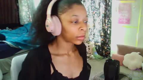 Snapshot of ashledaniella chatting on January 2025 05:19:01 PM Ashle online show from January 2025 05:19:01 PM