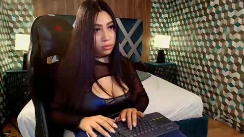 ashley_grahamn online show from November 2025 09:14:01 PM