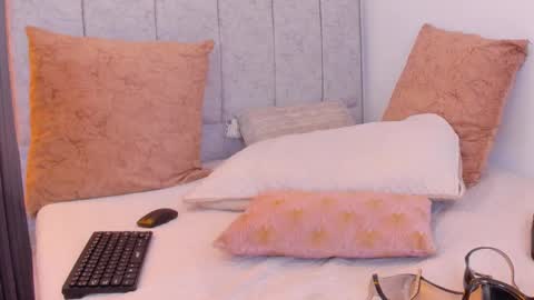 Camila online show from January 2025 11:46:01 PM