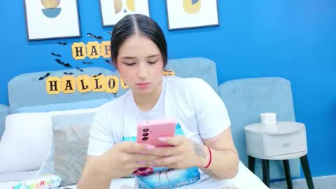 Ashley Evans online show from October 2025 08:18:01 PM