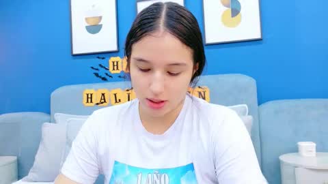 Ashley Evans online show from October 2025 08:32:01 PM