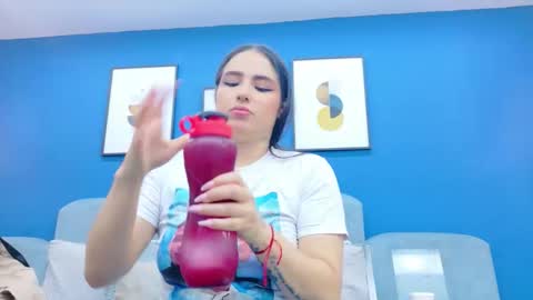 Ashley Evans online show from November 2025 08:20:02 PM