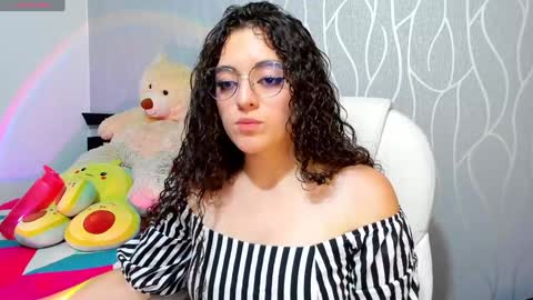 Snapshot of ashleykiim_ chatting on December 2024 10:34:02 PM .. Ashley .. online show from December 2024 10:34:02 PM