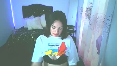 Snapshot of ashleyt1998 chatting on January 2025 10:22:01 PM ASHLEY online show from January 2025 10:22:01 PM