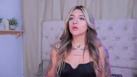 Ashley Lauren online show from December 2024 04:02:02 AM