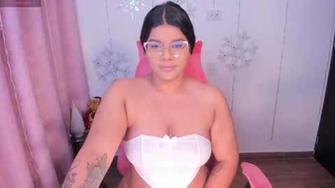 Ashleyy18   online show from December 2024 08:15:01 AM