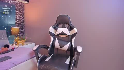ashlye_miller_ online show from December 2024 07:00:01 AM